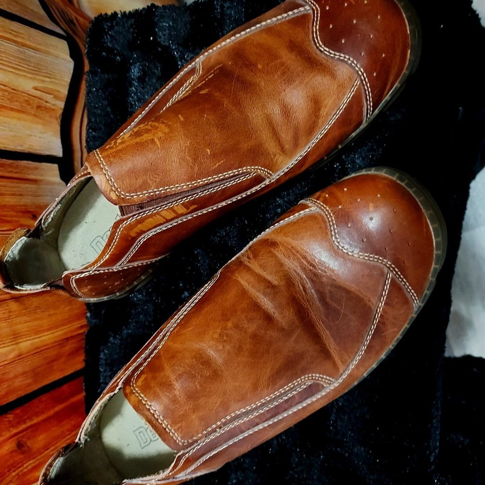 Style Dexter, brown in color, Size 12 M